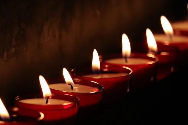 tea-lights-2223898_1920.jpg